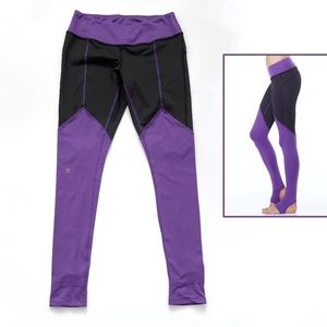 Balini Stirrup Diva Athletic Yoga Pilates Legging in Black/Royal Purple Size M